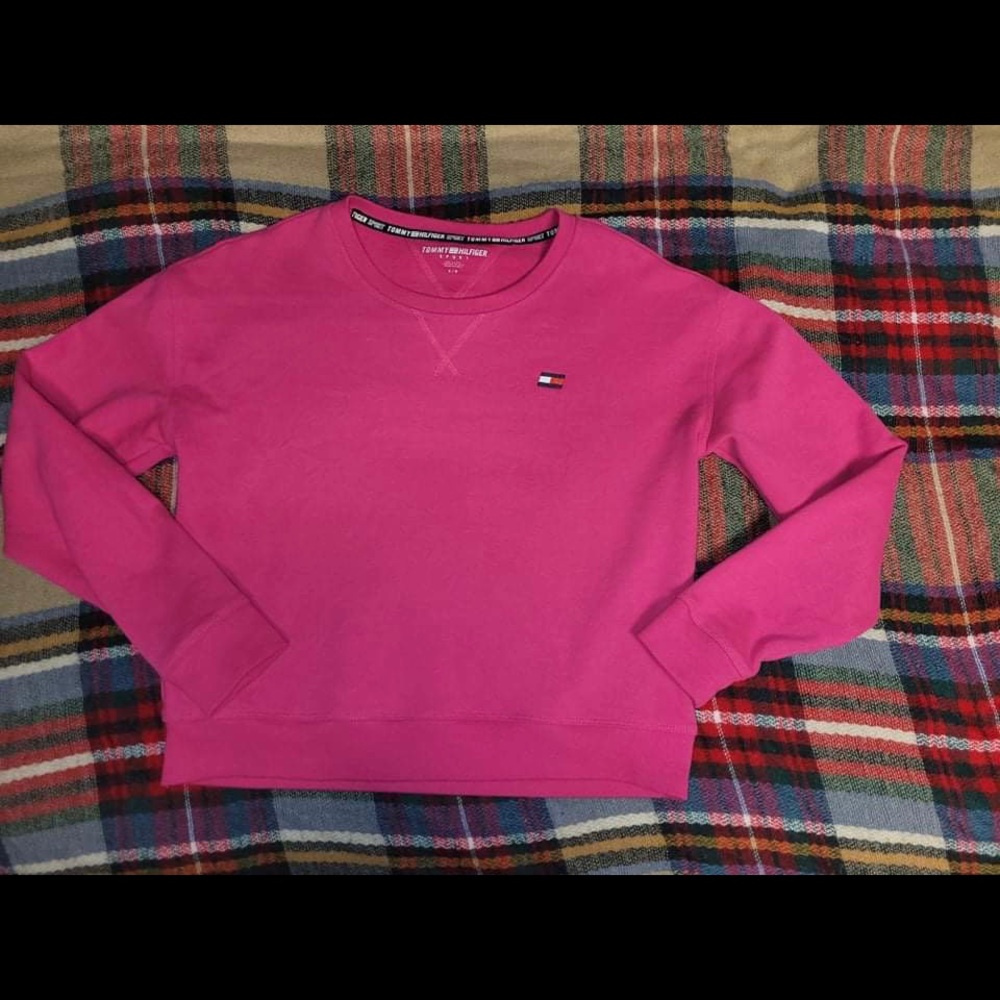 Pink Tommy Hilfiger long sleeve shirt 👚